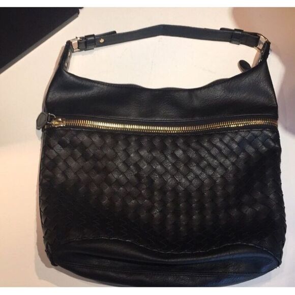 Chic Braided Front Shoulder Bag with Gold Zipper - Stylish and Functional - Picture 1 of 14